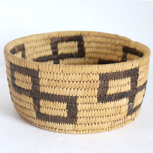 Vintage Native American Pima / Papago Round Coiled Basket Bowl