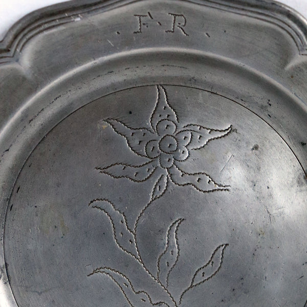 Continental Pewter Wrigglework Wavy Edge Multi-Reed Floral Plate