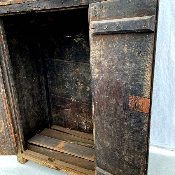 Portuguese Medieval 16th Century Chestnut Food Cupboard