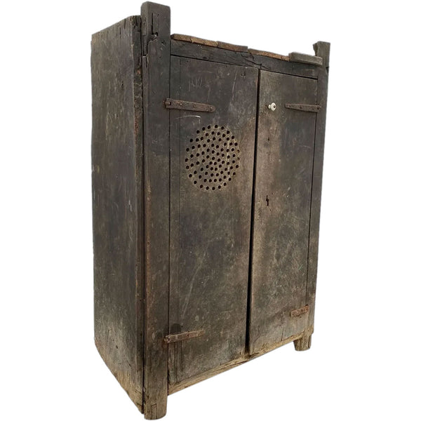 Portuguese Medieval 16th Century Chestnut Food Cupboard