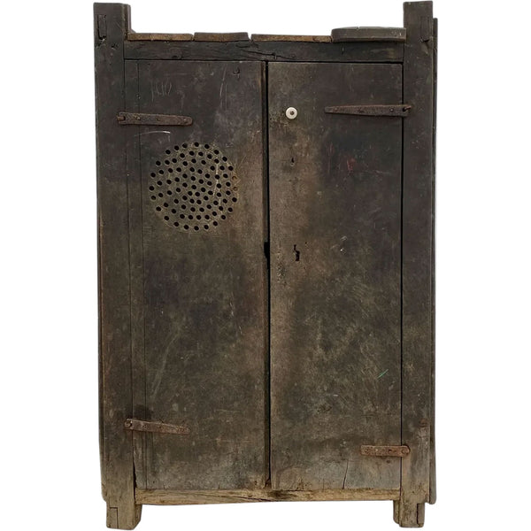 Portuguese Medieval 16th Century Chestnut Food Cupboard