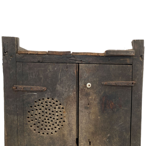 Portuguese Medieval 16th Century Chestnut Food Cupboard