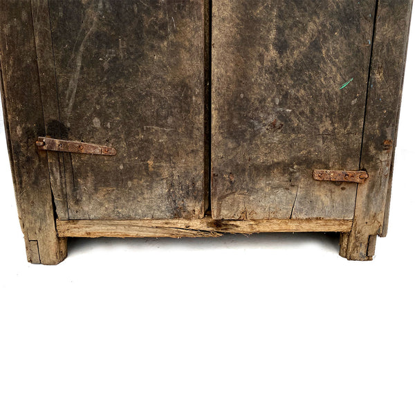 Portuguese Medieval 16th Century Chestnut Food Cupboard