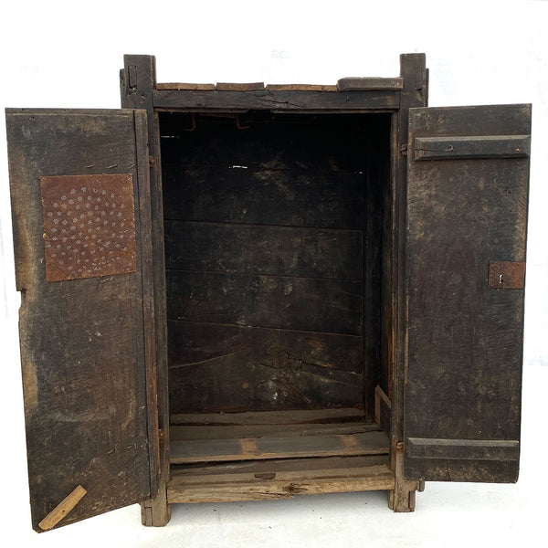 Portuguese Medieval 16th Century Chestnut Food Cupboard