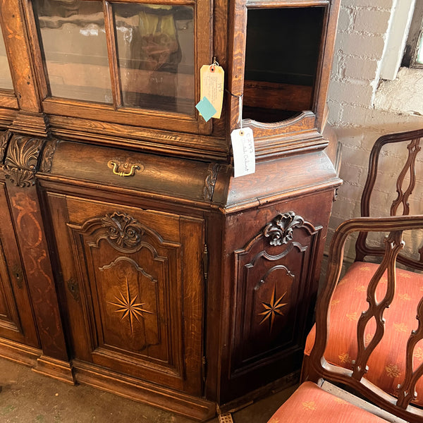 Lot 0148 | Dutch Baroque Inlaid Oak and Glass Display Cabinet