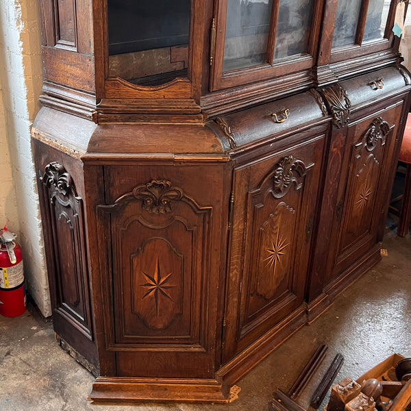 Lot 0148 | Dutch Baroque Inlaid Oak and Glass Display Cabinet