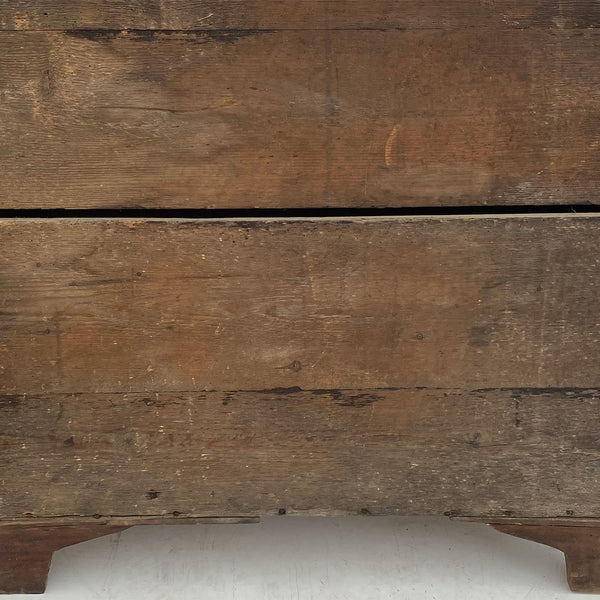 English George II Walnut Veneer Chest of Drawers