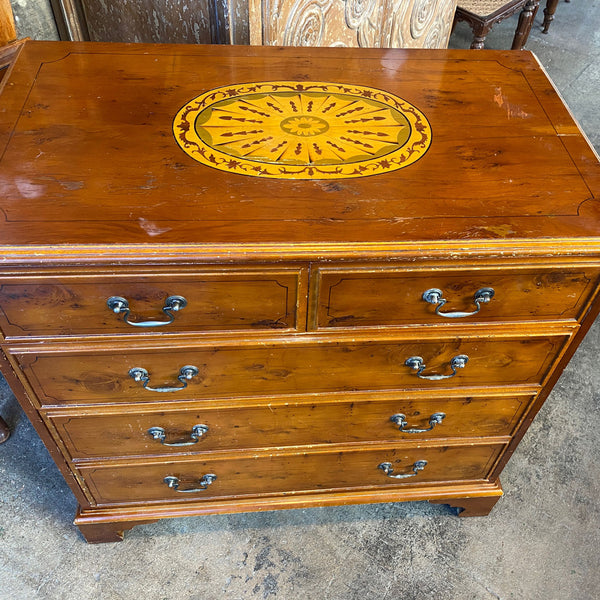 Lot 0550 | Vintage English Chippendale Style Yew Veneer Chest of Drawers
