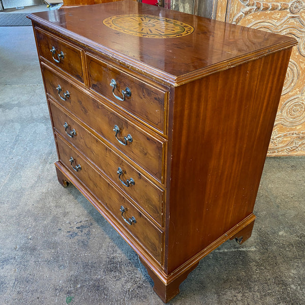 Lot 0550 | Vintage English Chippendale Style Yew Veneer Chest of Drawers