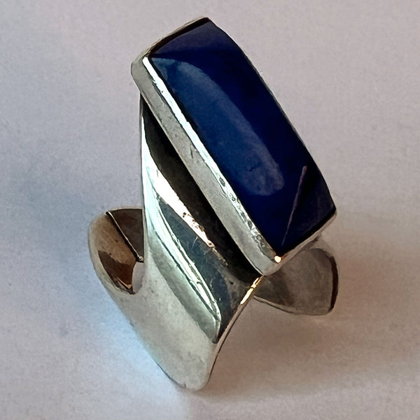 Vintage Signed Native American Sterling Silver and Lapis Lazuli Ring