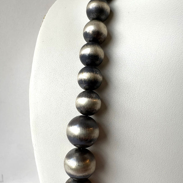 Vintage American Southwest Sterling Graduated Silver Beaded Necklace