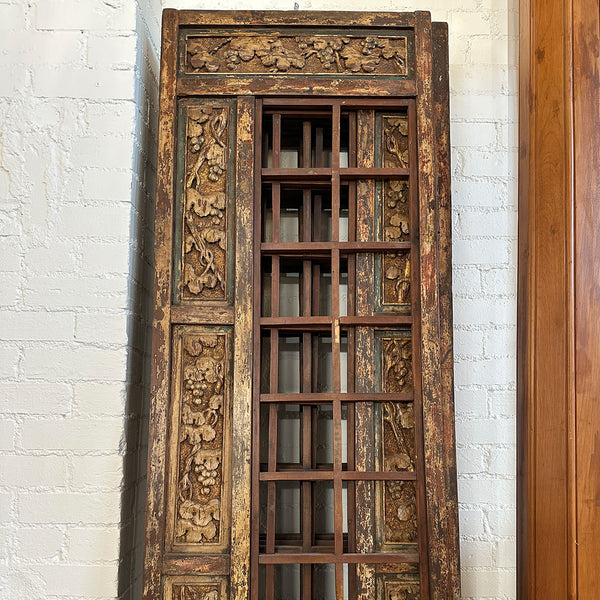 Chinese Qing Gilt Lacquered Wood 12-Panel 23-Foot Floor Screen / Room Divider