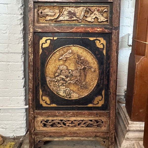 Chinese Qing Gilt Lacquered Wood 12-Panel 23-Foot Floor Screen / Room Divider