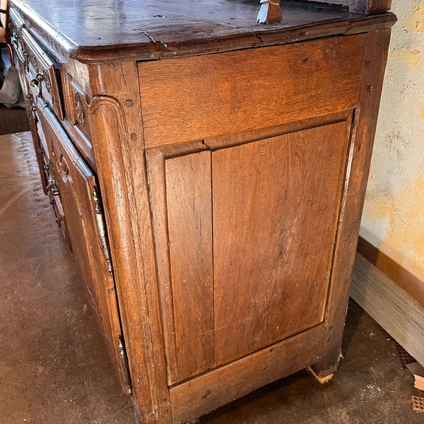 Lot 0136 | French Provincial Louis XV Oak Two-Part Dresser/Buffet (Vaisselier)