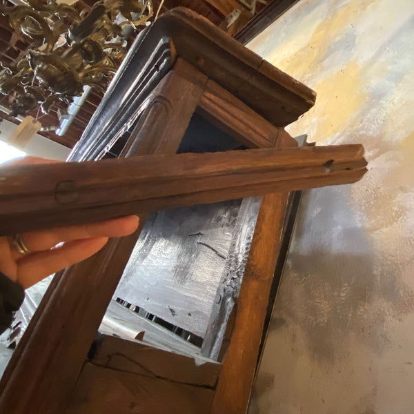 Lot 0136 | French Provincial Louis XV Oak Two-Part Dresser/Buffet (Vaisselier)