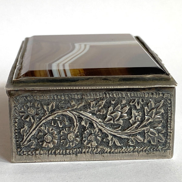 Indian Kashmiri Chased Silver Agate Lid Snuff Box