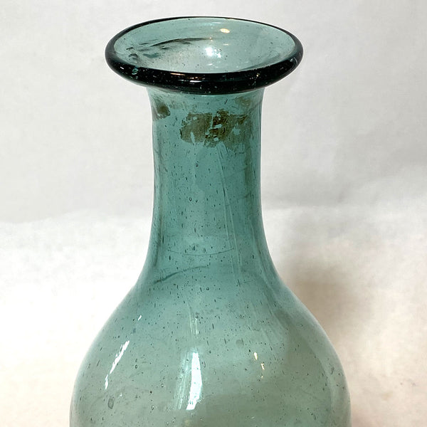 Early American Mid-Atlantic Glass Aquamarine Utility Bottle