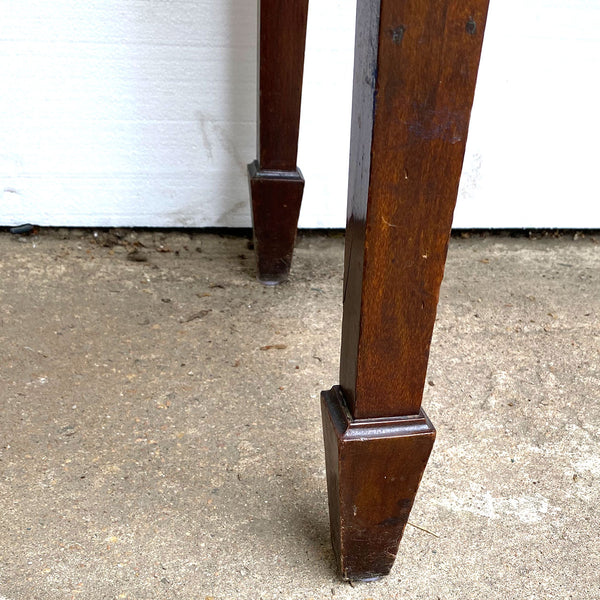 English George III Mahogany Veneer Bowfront Serving Table