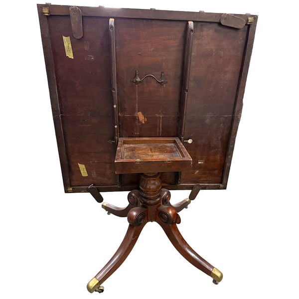 English Regency Crossbanded Mahogany Triple-Pedestal Dining Table
