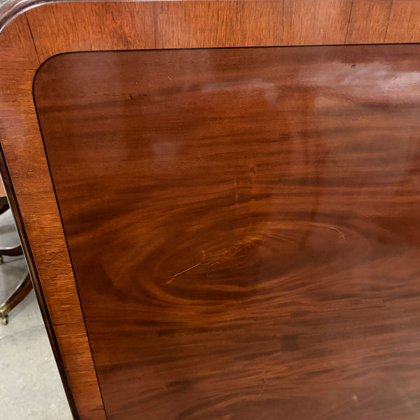 English Regency Crossbanded Mahogany Triple-Pedestal Dining Table