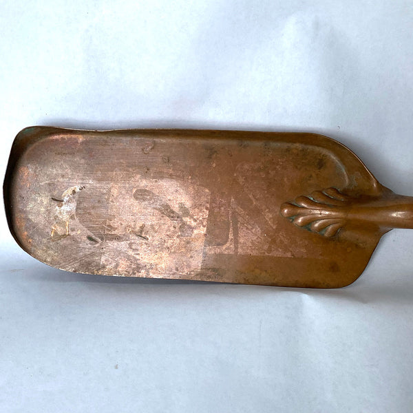 English Arts Nouveau Hammered Copper Table Crumb Tray and Scoop