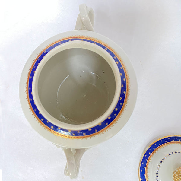 Chinese Export for the English Market Porcelain Armorial Covered Sugar Bowl