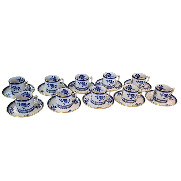 Lot 0464 | Set 10 English Copeland Spode New Stone Gloucester Armorial Cups and Saucers (23 pieces)