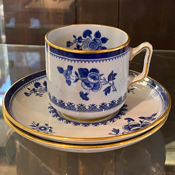 Lot 0464 | Set 10 English Copeland Spode New Stone Gloucester Armorial Cups and Saucers (23 pieces)