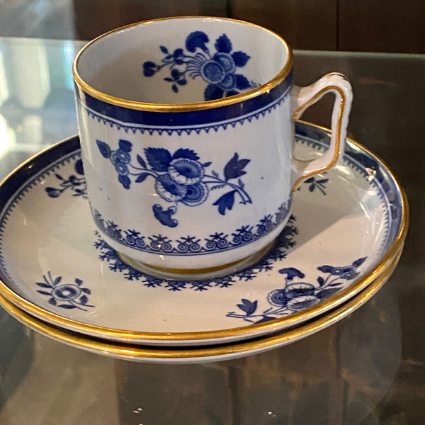 Lot 0464 | Set 10 English Copeland Spode New Stone Gloucester Armorial Cups and Saucers (23 pieces)