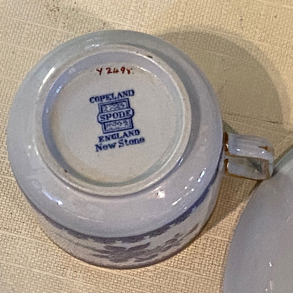 Lot 0464 | Set 10 English Copeland Spode New Stone Gloucester Armorial Cups and Saucers (23 pieces)