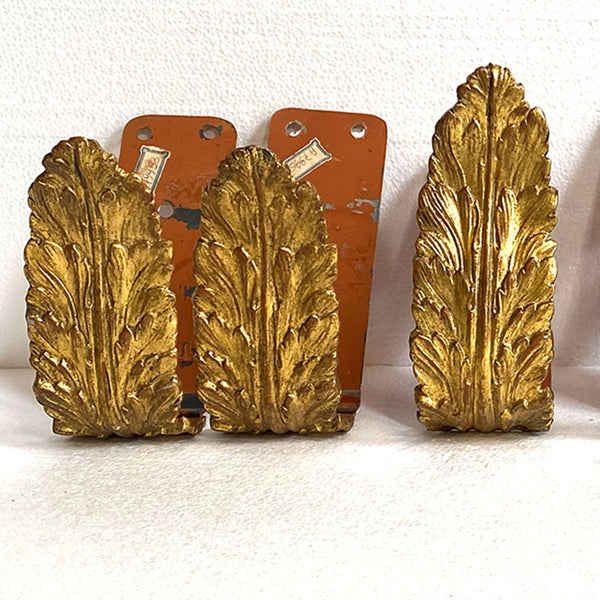 Set Italian Palladio Gilt and Painted Toleware Foliate Curtain Tie-backs (6 pieces)