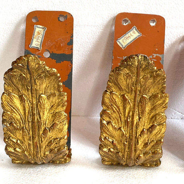 Set Italian Palladio Gilt and Painted Toleware Foliate Curtain Tie-backs (6 pieces)