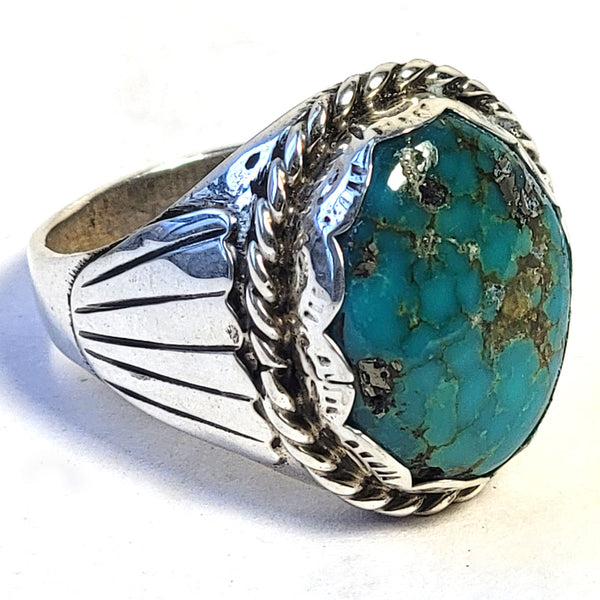 Vintage American Southwest Sterling Silver and Turquoise Ring