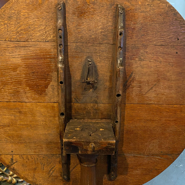 English Queen Anne Style Oak Round Pedestal Tilt-Top Tea Table