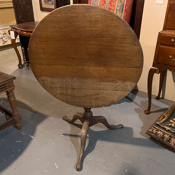 English Queen Anne Style Oak Round Pedestal Tilt-Top Tea Table