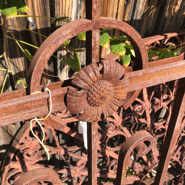 Small Spanish Art Nouveau Wrought Iron and Zinc Balcony Railing