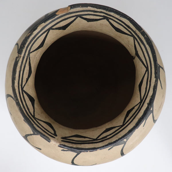 Native American Santa Domingo / Kewa Polychrome Pottery Jar