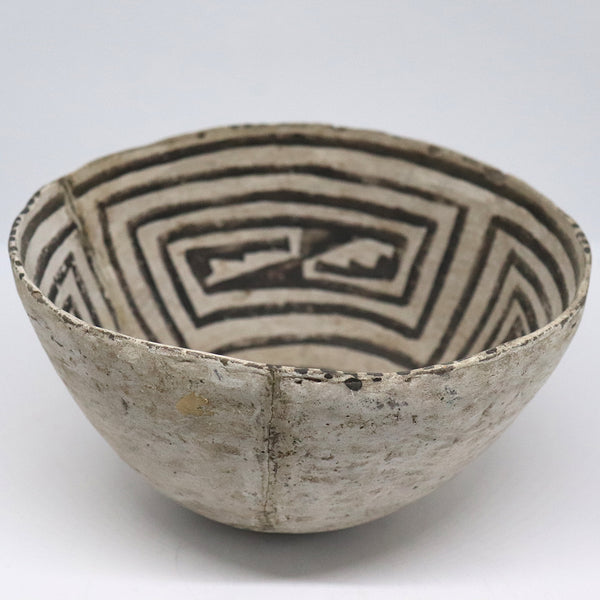 Native American Anasazi Black-on-White Pottery Geometric Pattern Bowl