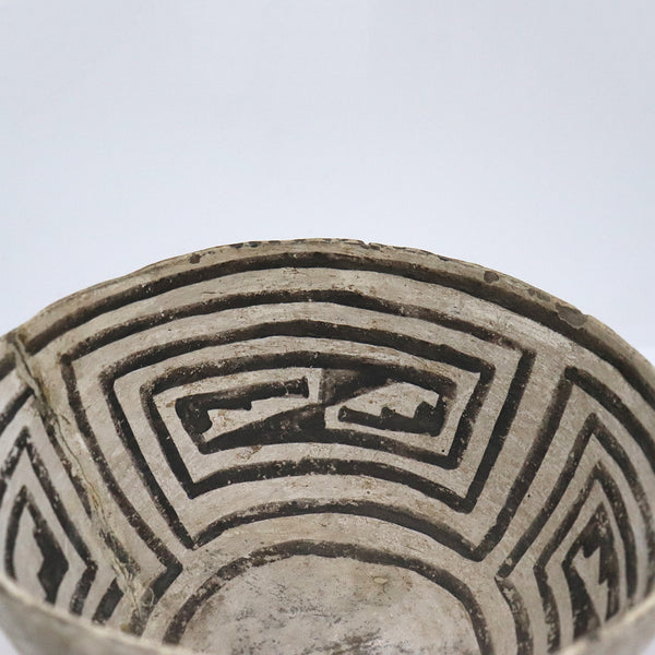 Native American Anasazi Black-on-White Pottery Geometric Pattern Bowl