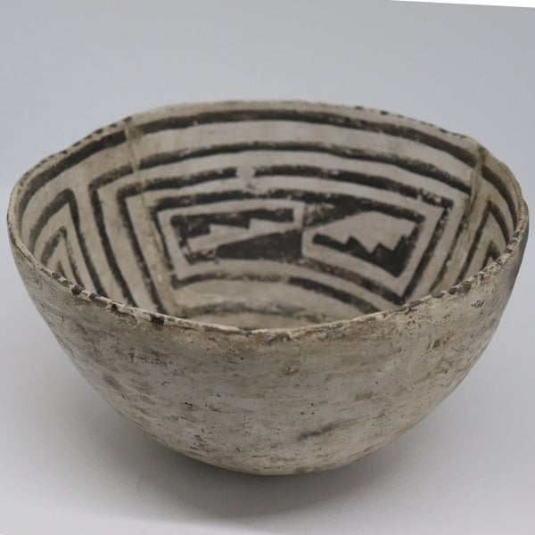 Native American Anasazi Black-on-White Pottery Geometric Pattern Bowl