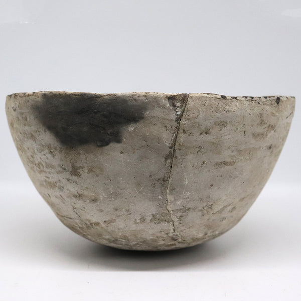 Native American Anasazi Black-on-White Pottery Geometric Pattern Bowl