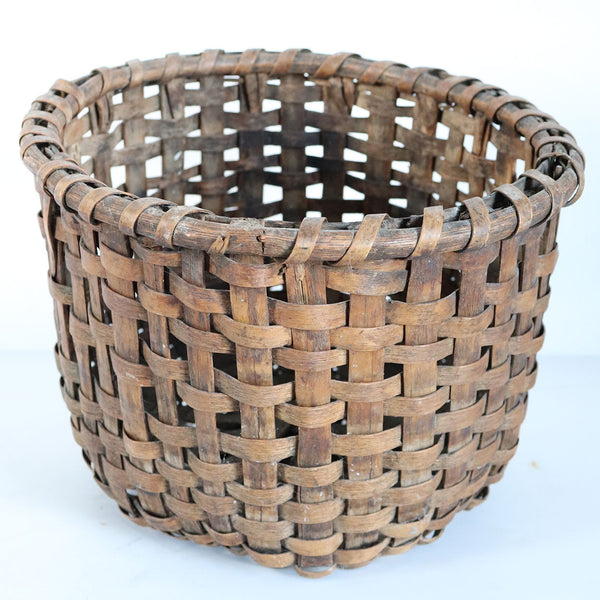 American Primitive Hickory Splint Round Basket