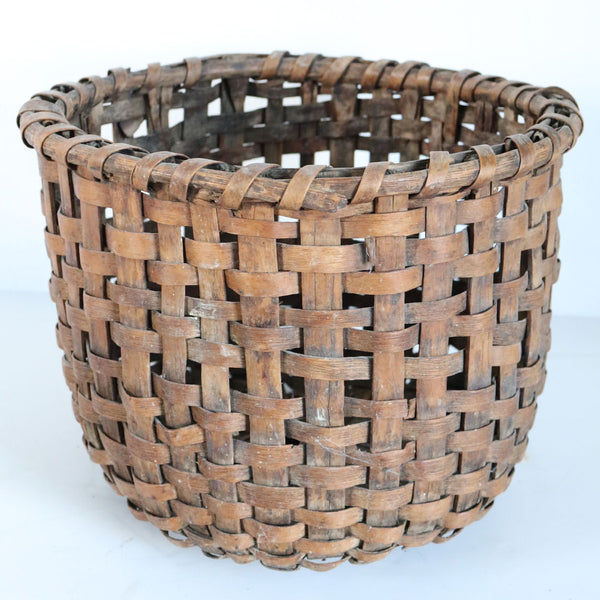 American Primitive Hickory Splint Round Basket
