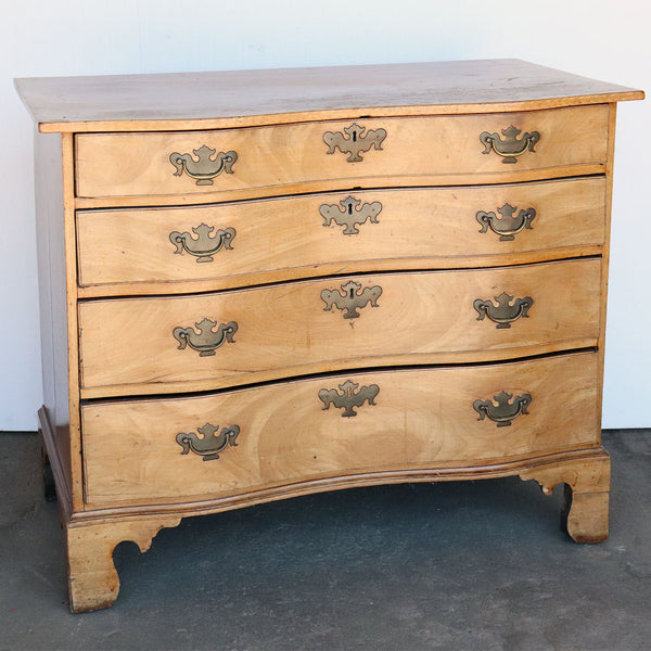 American New England Chippendale Faded Mahogany Oxbow Chest of Drawers