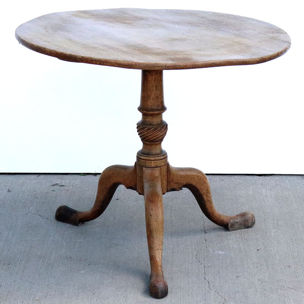 English Georgian Faded Mahogany Round Pedestal Tilt-Top Side Table