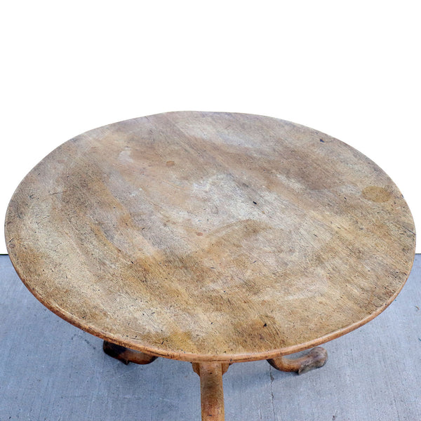 English Georgian Faded Mahogany Round Pedestal Tilt-Top Side Table
