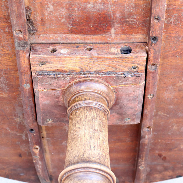 English Georgian Faded Mahogany Round Pedestal Tilt-Top Side Table