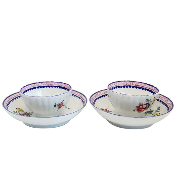 Pair Chinese Export Qianlong Porcelain Floral Tea Bowls and Saucers