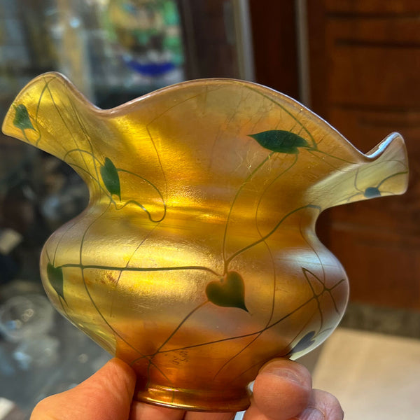 American Steuben Carder Period Gold Aurene Heart and Vine Art Glass Shade