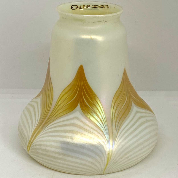 American Quezal Glass White and Gold Pulled Feather Bell-Shape Lamp Shade